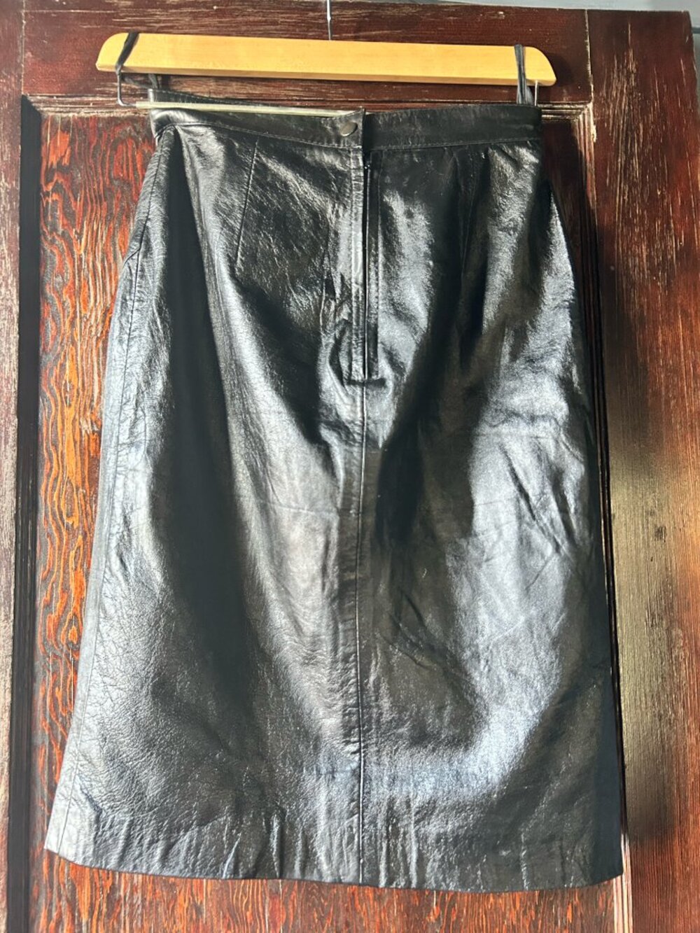 Leather 2000 Vintage 90s Black Leather Pencil Skirt with Front Pleat Detail SZ 2 - Picture 16 of 16